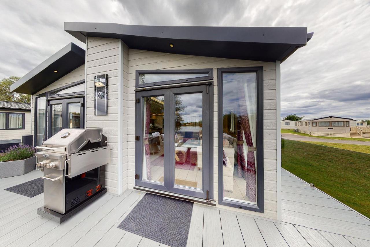 Tattershall Vip Lodge- Lakeside Setting With Hot Tub And Private Fishing Peg Situated On Osprey Lake Tattershall Park Esterno foto