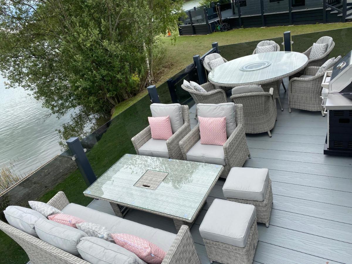 Tattershall Vip Lodge- Lakeside Setting With Hot Tub And Private Fishing Peg Situated On Osprey Lake Tattershall Park Esterno foto