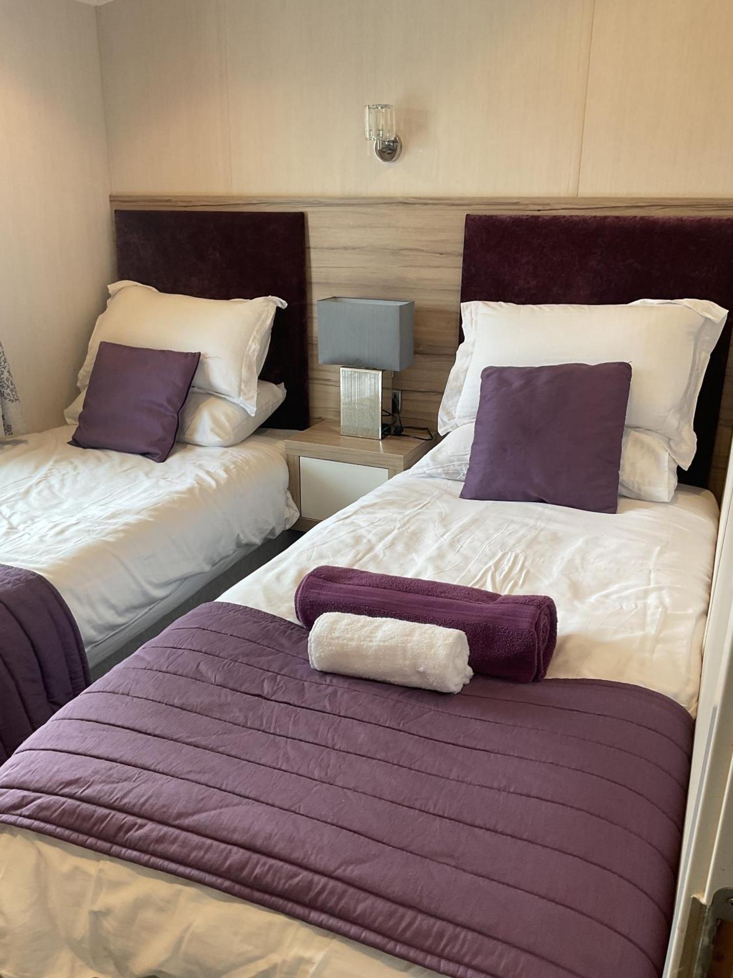 Tattershall Vip Lodge- Lakeside Setting With Hot Tub And Private Fishing Peg Situated On Osprey Lake Tattershall Park Esterno foto